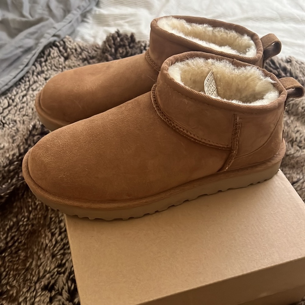 Ultra mini Uggs
